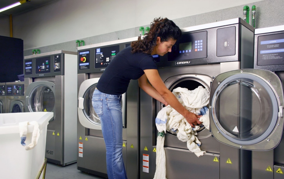 مزیت لباسشویی صنعتی نسبت به لباسشویی خانگی - خدمات پشتیبان