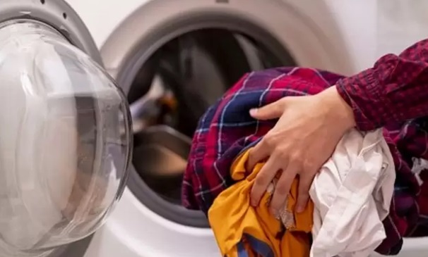 Untitled 3 - علت قاطی شدن رنگ لباس در لباسشویی