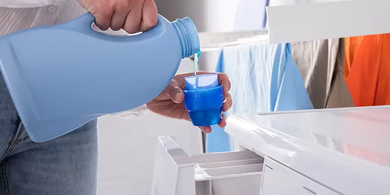 washing liquid 1 - آموزش نحوه استفاده از نرم کننده در لباسشویی