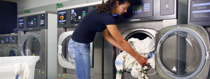 مزیت لباسشویی صنعتی نسبت به لباسشویی خانگی
